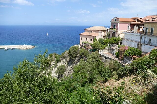 Cilento: Agropoli, a picco sul mare