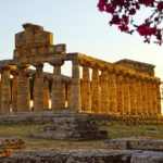 Cilento: uno dei templi greci di Paestum al tramonto
